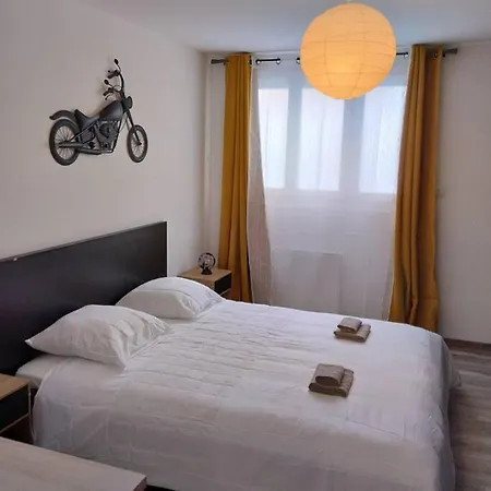 4 Personnes, Lumineux Et Standing Apartment